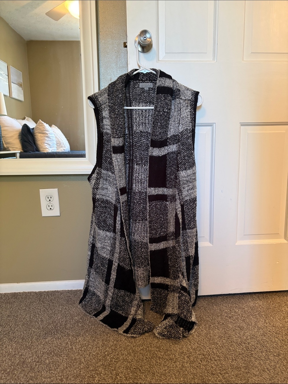 Joseph A Long Sleeveless Open Sweater